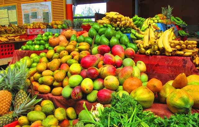 Étal de fruits tropicaux